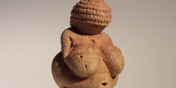 Facebook Banned a User From Posting a Photo of a 30,000 Year Old Statue of a Naked Woman – Why People Are Furious - facebook banned user from posting